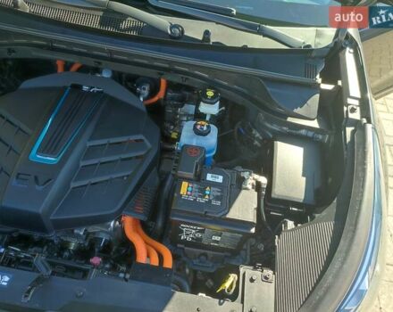 Серый Киа Niro, объемом двигателя 0 л и пробегом 49 тыс. км за 23000 $, фото 29 на Automoto.ua