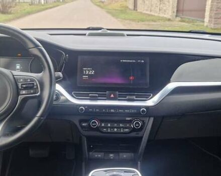 Серый Киа Niro, объемом двигателя 0 л и пробегом 167 тыс. км за 18400 $, фото 11 на Automoto.ua