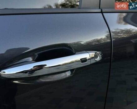 Серый Киа Niro, объемом двигателя 0 л и пробегом 88 тыс. км за 18500 $, фото 32 на Automoto.ua