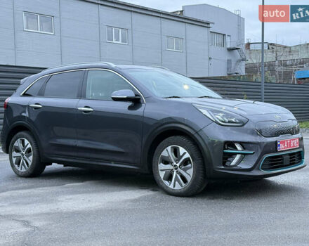 Серый Киа Niro, объемом двигателя 0 л и пробегом 165 тыс. км за 18000 $, фото 12 на Automoto.ua