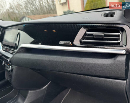 Серый Киа Niro, объемом двигателя 0 л и пробегом 158 тыс. км за 17750 $, фото 60 на Automoto.ua