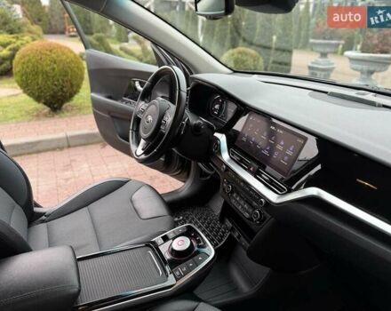 Серый Киа Niro, объемом двигателя 0 л и пробегом 125 тыс. км за 18950 $, фото 39 на Automoto.ua
