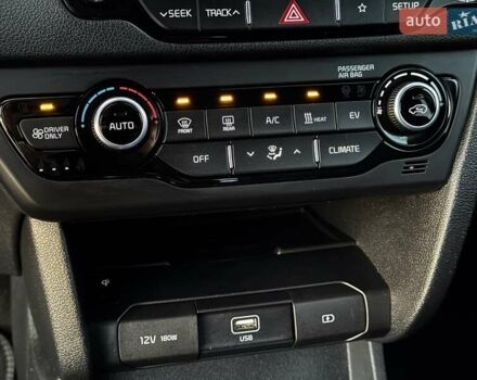 Сірий Кіа Niro, об'ємом двигуна 0 л та пробігом 135 тис. км за 17500 $, фото 51 на Automoto.ua