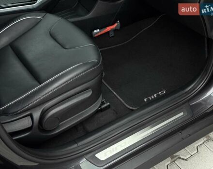 Серый Киа Niro, объемом двигателя 0 л и пробегом 150 тыс. км за 18500 $, фото 56 на Automoto.ua