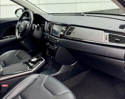 Серый Киа Niro, объемом двигателя 0 л и пробегом 147 тыс. км за 18800 $, фото 15 на Automoto.ua
