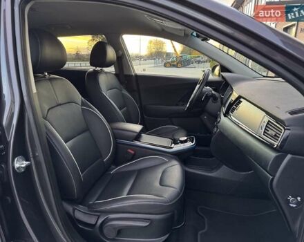 Сірий Кіа Niro, об'ємом двигуна 0 л та пробігом 135 тис. км за 17500 $, фото 58 на Automoto.ua