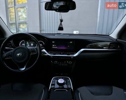 Киа Niro 2020 в Ивано-Франковске на Automoto.ua Серый Киа Niro, объемом двигателя 0 л и пробегом 88 тыс. км за 18500 $, фото 32 на Automoto.ua