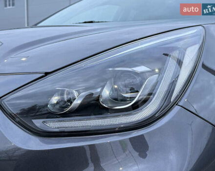 Серый Киа Niro, объемом двигателя 0 л и пробегом 165 тыс. км за 18000 $, фото 17 на Automoto.ua
