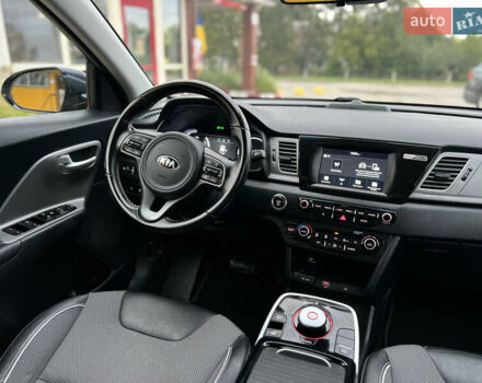 Киа Niro 2020 в Хмельницком на Automoto.ua Серый Киа Niro, объемом двигателя 0 л и пробегом 77 тыс. км за 18000 $, фото 33 на Automoto.ua