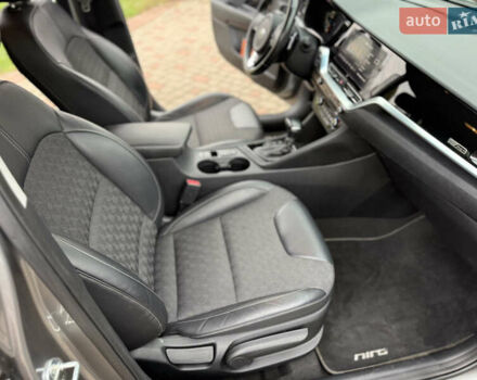 Киа Niro 2020 в Калуше на Automoto.ua Серый Киа Niro, объемом двигателя 1.58 л и пробегом 102 тыс. км за 19600 $, фото 34 на Automoto.ua