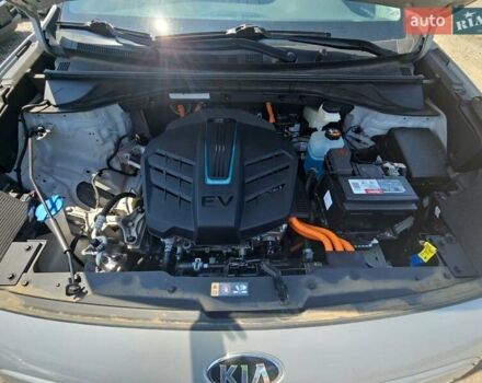 Сірий Кіа Niro, об'ємом двигуна 0 л та пробігом 76 тис. км за 13000 $, фото 6 на Automoto.ua
