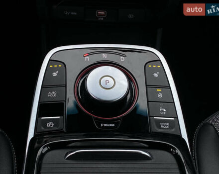 Сірий Кіа Niro, об'ємом двигуна 0 л та пробігом 63 тис. км за 20899 $, фото 38 на Automoto.ua