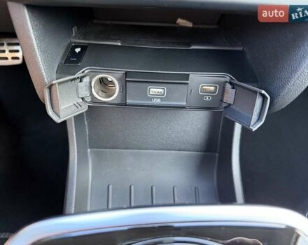 Серый Киа Niro, объемом двигателя 0 л и пробегом 57 тыс. км за 23299 $, фото 30 на Automoto.ua