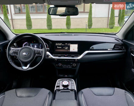 Сірий Кіа Niro, об'ємом двигуна 0 л та пробігом 63 тис. км за 20899 $, фото 36 на Automoto.ua