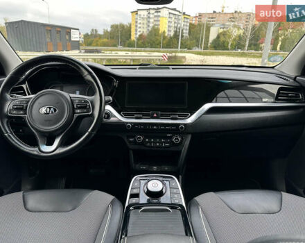 Серый Киа Niro, объемом двигателя 0 л и пробегом 128 тыс. км за 19400 $, фото 53 на Automoto.ua