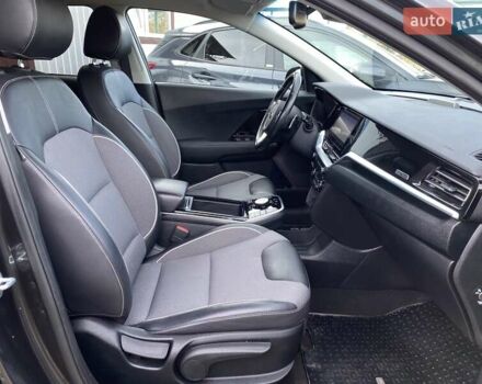 Серый Киа Niro, объемом двигателя 0 л и пробегом 101 тыс. км за 21300 $, фото 74 на Automoto.ua