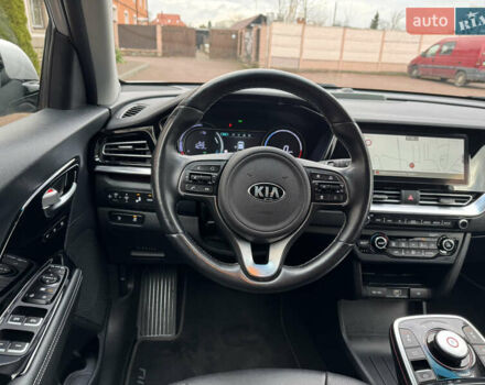 Серый Киа Niro, объемом двигателя 0 л и пробегом 118 тыс. км за 19350 $, фото 79 на Automoto.ua