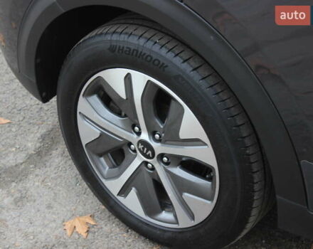 Сірий Кіа Niro, об'ємом двигуна 0 л та пробігом 74 тис. км за 19990 $, фото 16 на Automoto.ua