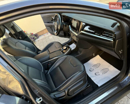 Серый Киа Niro, объемом двигателя 0 л и пробегом 145 тыс. км за 18800 $, фото 78 на Automoto.ua