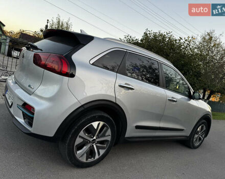 Сірий Кіа Niro, об'ємом двигуна 0 л та пробігом 120 тис. км за 22200 $, фото 12 на Automoto.ua