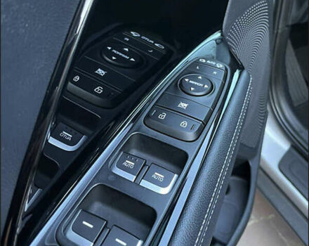 Серый Киа Niro, объемом двигателя 1.58 л и пробегом 67 тыс. км за 22600 $, фото 15 на Automoto.ua