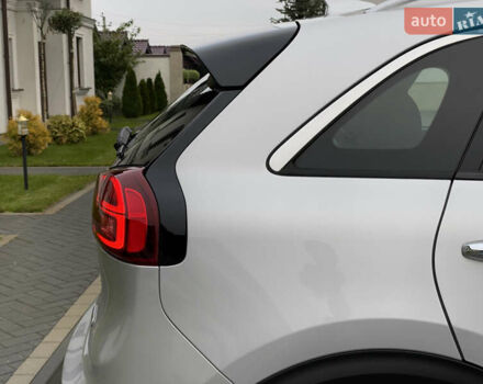 Сірий Кіа Niro, об'ємом двигуна 0 л та пробігом 63 тис. км за 20899 $, фото 14 на Automoto.ua
