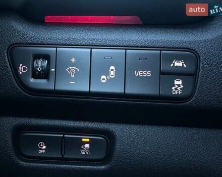 Сірий Кіа Niro, об'ємом двигуна 0 л та пробігом 58 тис. км за 23400 $, фото 8 на Automoto.ua