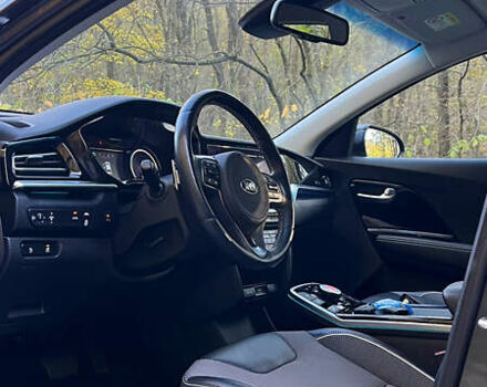 Сірий Кіа Niro, об'ємом двигуна 0 л та пробігом 114 тис. км за 19400 $, фото 15 на Automoto.ua