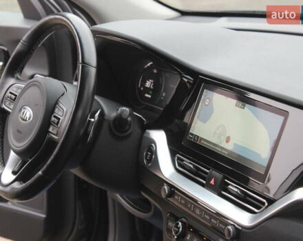 Сірий Кіа Niro, об'ємом двигуна 0 л та пробігом 74 тис. км за 19990 $, фото 31 на Automoto.ua