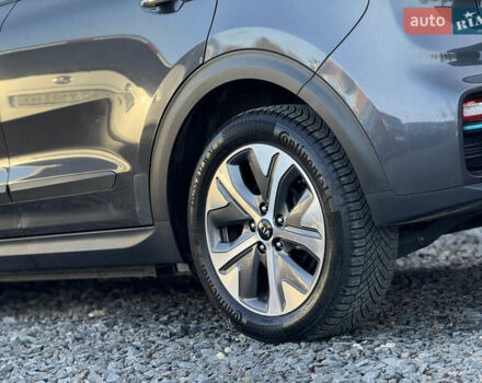 Сірий Кіа Niro, об'ємом двигуна 0 л та пробігом 102 тис. км за 18900 $, фото 18 на Automoto.ua