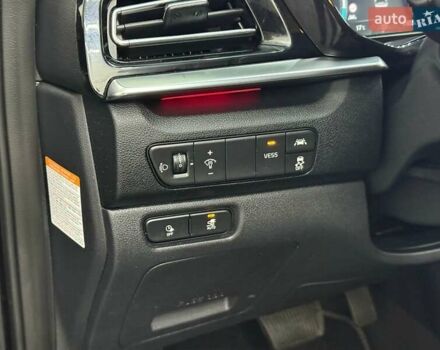 Сірий Кіа Niro, об'ємом двигуна 0 л та пробігом 114 тис. км за 18329 $, фото 13 на Automoto.ua