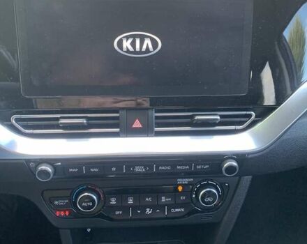 Сірий Кіа Niro, об'ємом двигуна 0 л та пробігом 73 тис. км за 18900 $, фото 13 на Automoto.ua