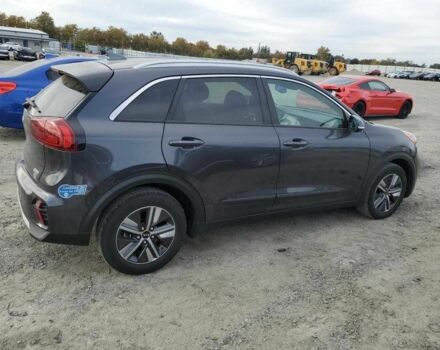Серый Киа Niro, объемом двигателя 1.6 л и пробегом 35 тыс. км за 3000 $, фото 2 на Automoto.ua