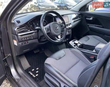 Киа Niro 2020 в Львове на Automoto.ua Серый Киа Niro, объемом двигателя 0 л и пробегом 101 тыс. км за 20300 $, фото 3 на Automoto.ua
