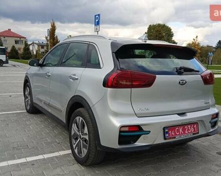 Серый Киа Niro, объемом двигателя 0 л и пробегом 82 тыс. км за 19500 $, фото 7 на Automoto.ua