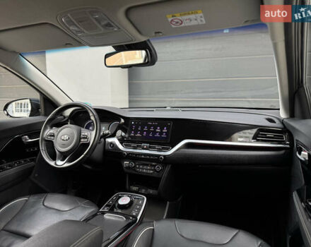 Серый Киа Niro, объемом двигателя 0 л и пробегом 156 тыс. км за 18500 $, фото 52 на Automoto.ua