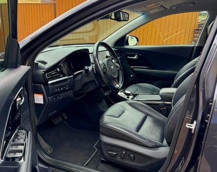 Серый Киа Niro, объемом двигателя 0.15 л и пробегом 58 тыс. км за 21850 $, фото 3 на Automoto.ua