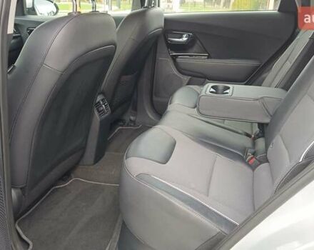 Серый Киа Niro, объемом двигателя 0 л и пробегом 82 тыс. км за 19500 $, фото 18 на Automoto.ua