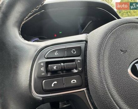 Сірий Кіа Niro, об'ємом двигуна 0 л та пробігом 118 тис. км за 19300 $, фото 82 на Automoto.ua