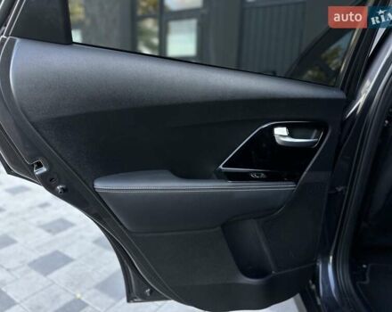Серый Киа Niro, объемом двигателя 0 л и пробегом 88 тыс. км за 18500 $, фото 23 на Automoto.ua