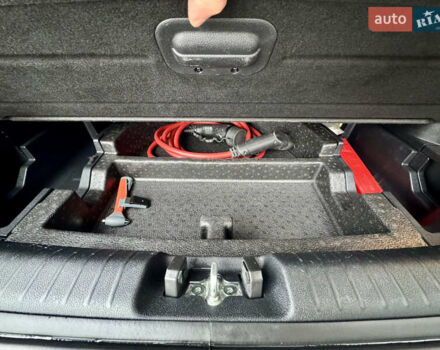 Серый Киа Niro, объемом двигателя 0 л и пробегом 109 тыс. км за 20500 $, фото 18 на Automoto.ua