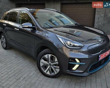 Серый Киа Niro, объемом двигателя 0 л и пробегом 144 тыс. км за 17250 $, фото 2 на Automoto.ua