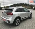 Серый Киа Niro, объемом двигателя 0 л и пробегом 90 тыс. км за 19900 $, фото 3 на Automoto.ua