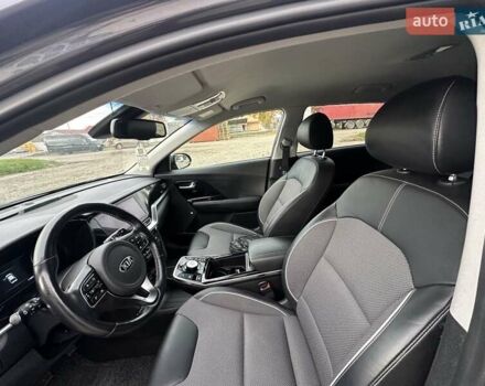 Серый Киа Niro, объемом двигателя 0 л и пробегом 117 тыс. км за 19700 $, фото 12 на Automoto.ua