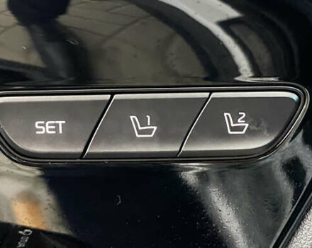 Сірий Кіа Niro, об'ємом двигуна 0 л та пробігом 158 тис. км за 19950 $, фото 23 на Automoto.ua