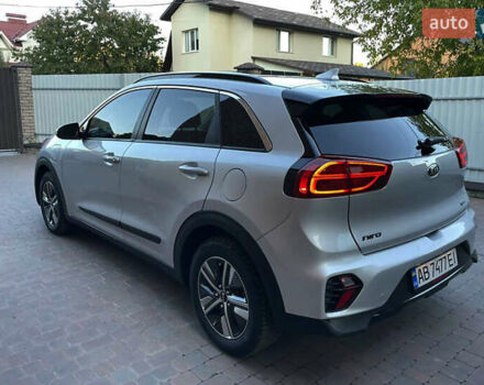 Серый Киа Niro, объемом двигателя 1.58 л и пробегом 67 тыс. км за 22600 $, фото 5 на Automoto.ua