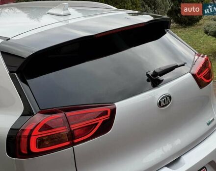 Сірий Кіа Niro, об'ємом двигуна 0 л та пробігом 118 тис. км за 19300 $, фото 27 на Automoto.ua