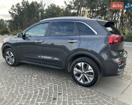 Сірий Кіа Niro, об'ємом двигуна 0 л та пробігом 113 тис. км за 19580 $, фото 10 на Automoto.ua