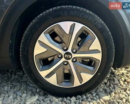 Сірий Кіа Niro, об'ємом двигуна 0 л та пробігом 76 тис. км за 21700 $, фото 16 на Automoto.ua