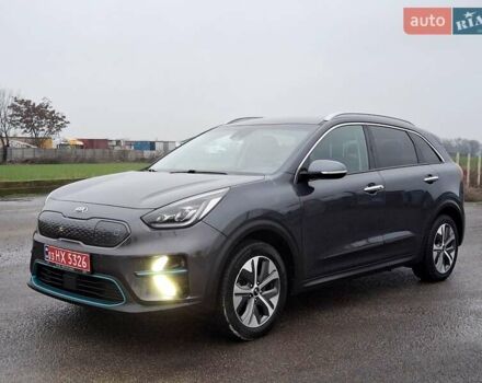 Серый Киа Niro, объемом двигателя 0 л и пробегом 150 тыс. км за 19300 $, фото 2 на Automoto.ua